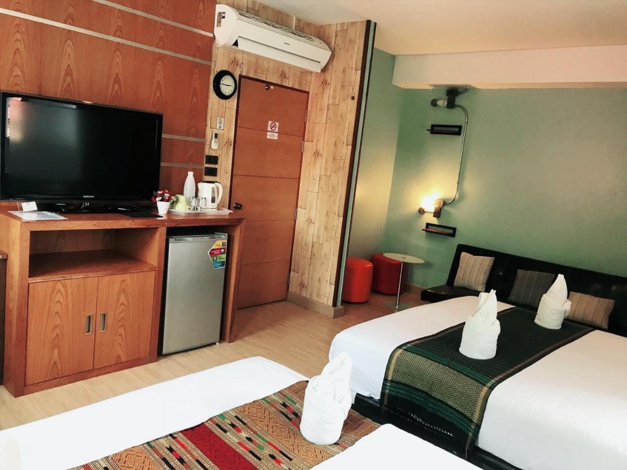 Albergue Tawan Bed Club Chiang Mai Exterior foto